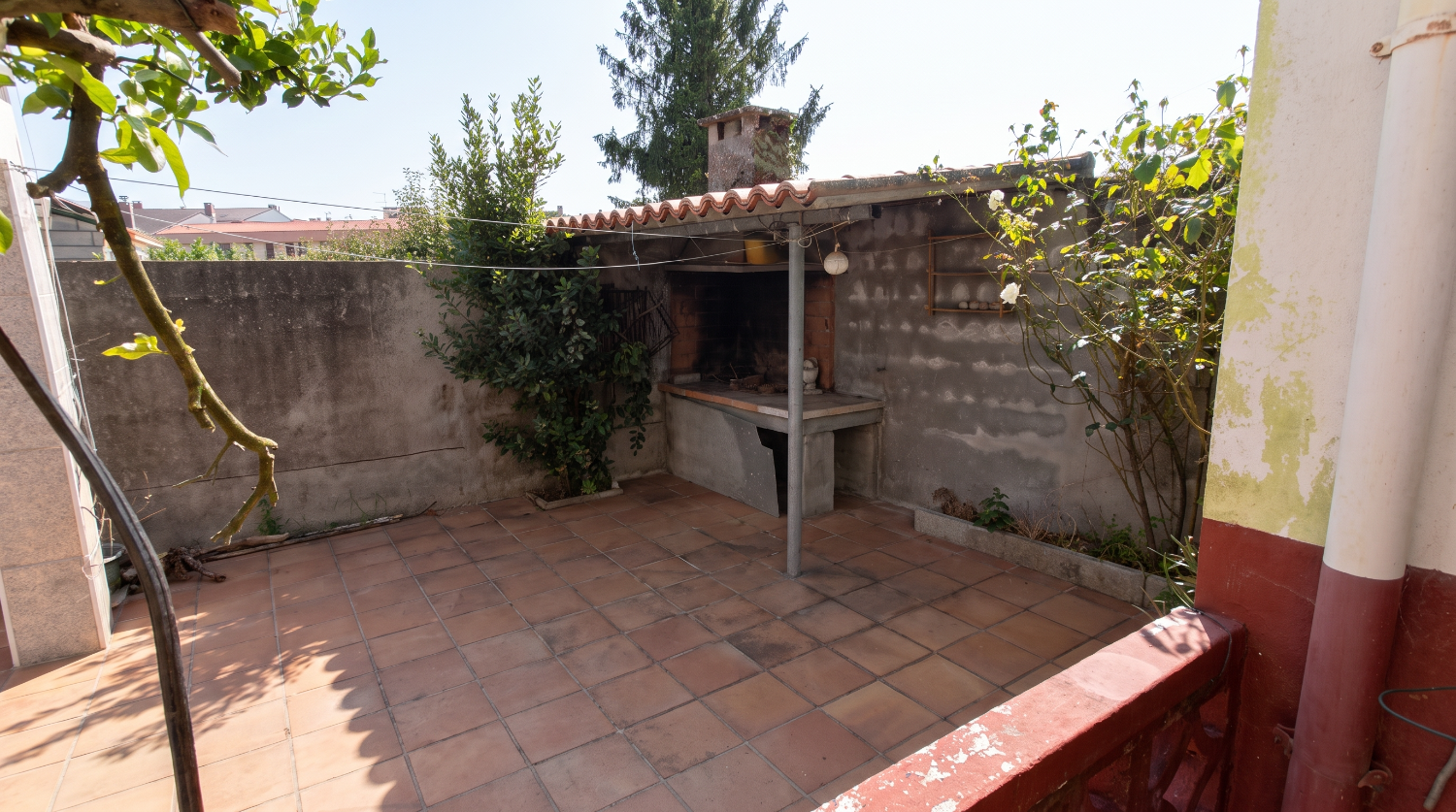 Sanxenxo: Haus mit Finca nur 500 Meter vom Paseo de Silgar entfernt...