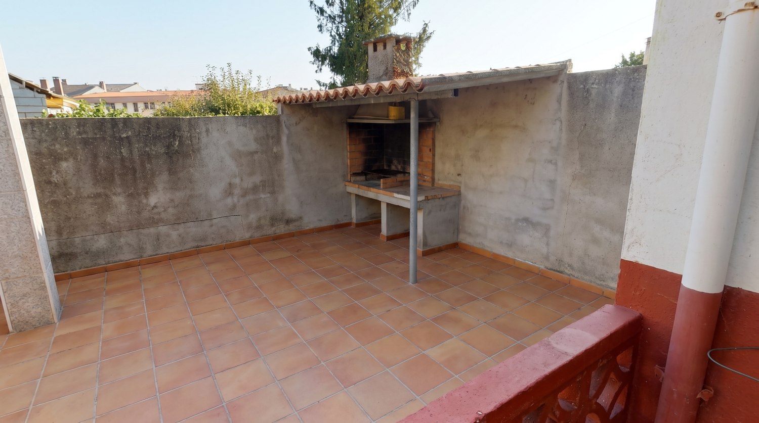 Sanxenxo: Haus mit Finca nur 500 Meter vom Paseo de Silgar entfernt...
