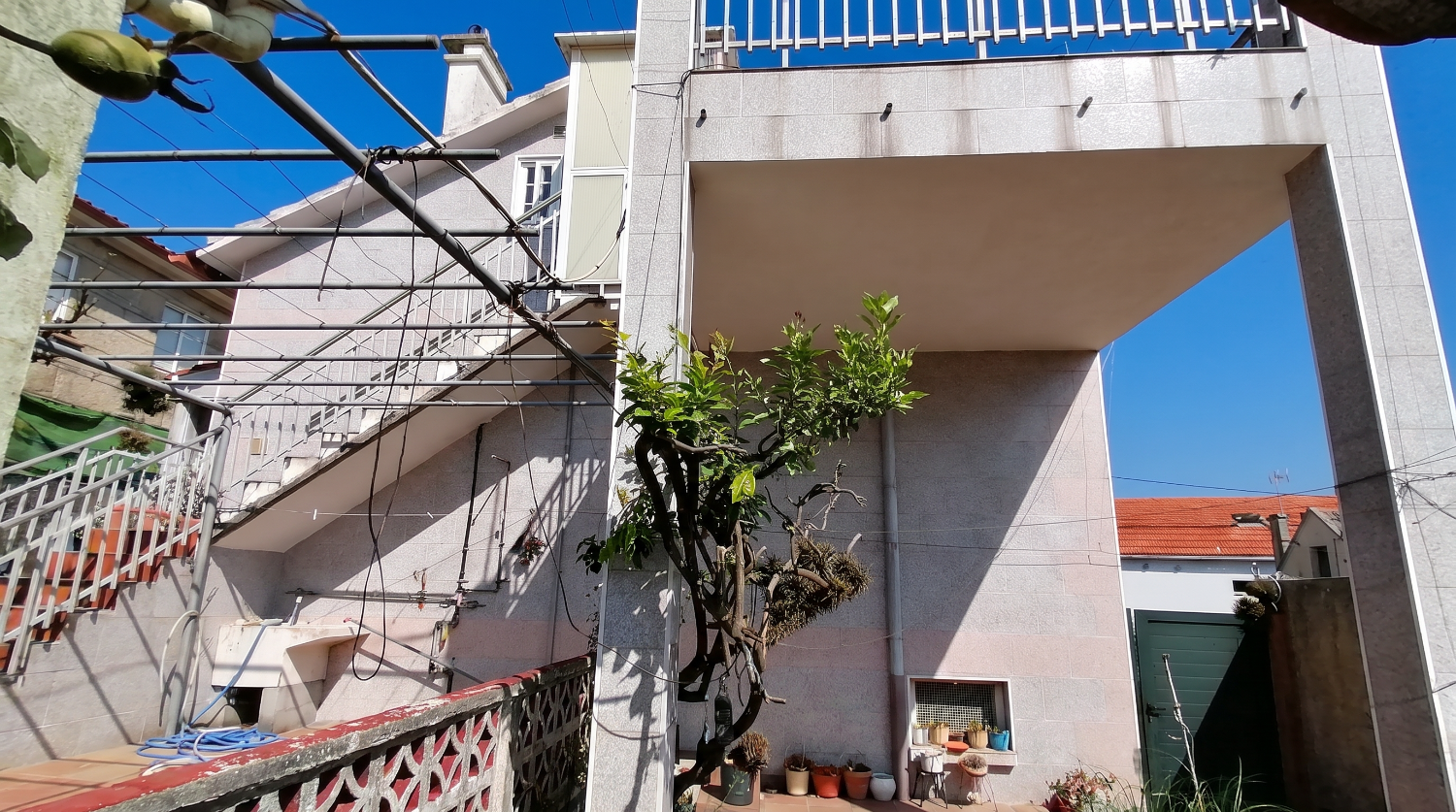 Sanxenxo: Haus mit Finca nur 500 Meter vom Paseo de Silgar entfernt...